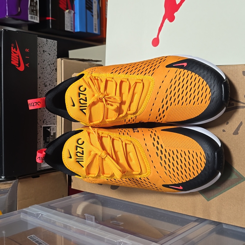 Nike Air Max 270 university gold